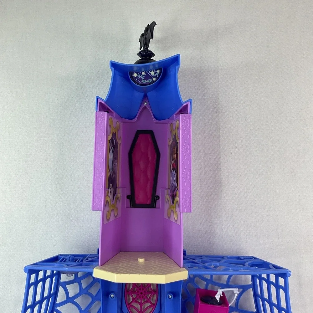 Disney Jr. Vampirina Scare B&B Doll Play‎ House Mansion Castle Playset House